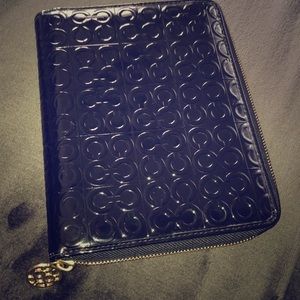 Coach- Zip around notebook case